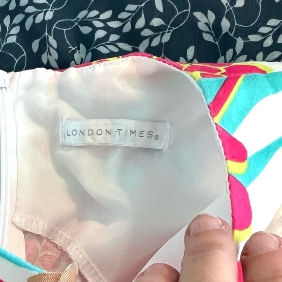 ⭐️London Times,Geo Peonies, Vibrant Dress, Extra Long Zipper, Gorgeous Design! - Picture 10 of 12